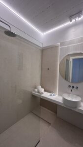 RENOVATED SUPERIOR ROOMS BATHROOM 1